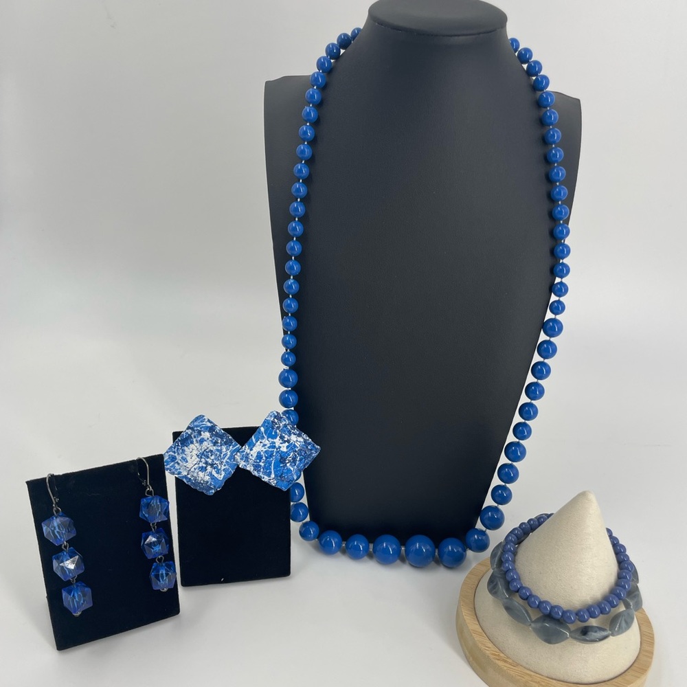 Blue Jewelries
